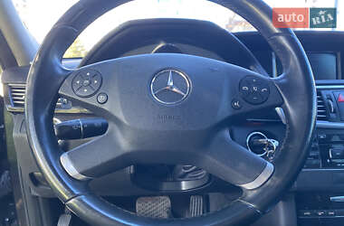 Седан Mercedes-Benz E-Class 2011 в 