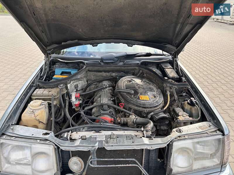 Седан Mercedes-Benz E-Class 1992 в Запоріжжі