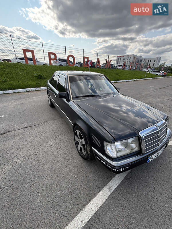 Седан Mercedes-Benz E-Class 1992 в Львові