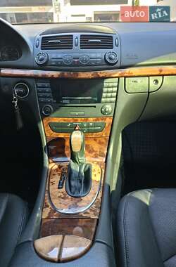Седан Mercedes-Benz E-Class 2004 в 