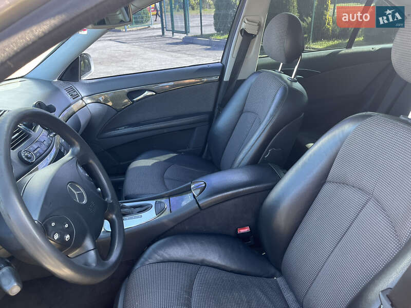 Седан Mercedes-Benz E-Class 2003 в Киеве