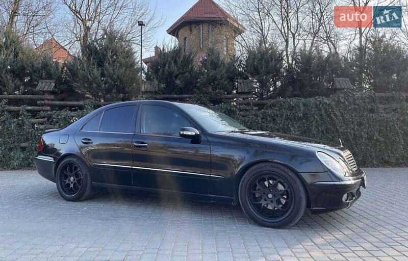 Седан Mercedes-Benz E-Class 2003 в Одессе