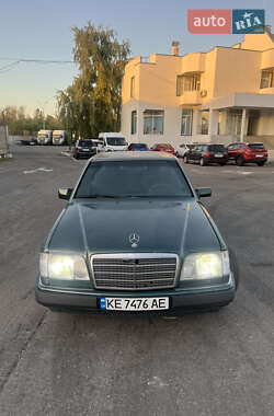 Седан Mercedes-Benz E-Class 1992 в 