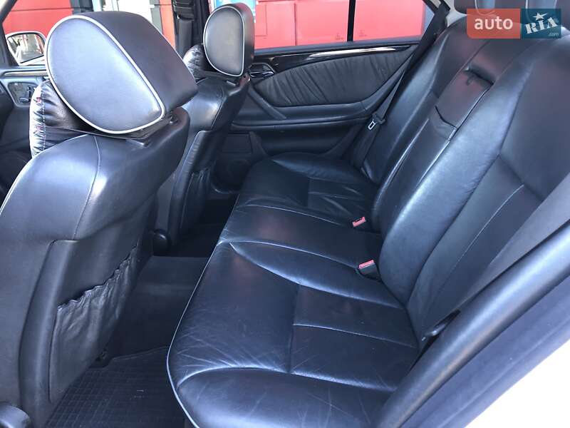 Седан Mercedes-Benz E-Class 2000 в Калуше