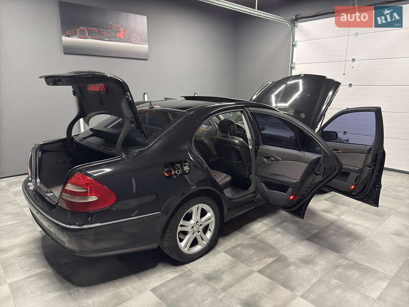 Седан Mercedes-Benz E-Class 2004 в Вараші фото 44 Седан Mercedes-Benz E-Class 2004 в Вараші