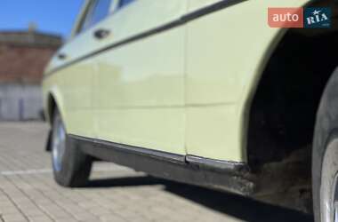 Седан Mercedes-Benz E-Class 1977 в 