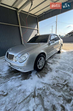 Седан Mercedes-Benz E-Class 2002 в 