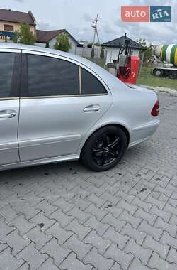 Седан Mercedes-Benz E-Class 2002 в 