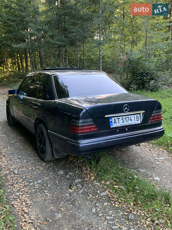 Седан Mercedes-Benz E-Class 1995 в Косове