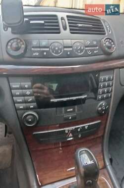 Седан Mercedes-Benz E-Class 2002 в 