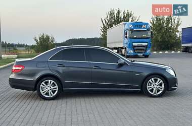 Седан Mercedes-Benz E-Class 2011 в 