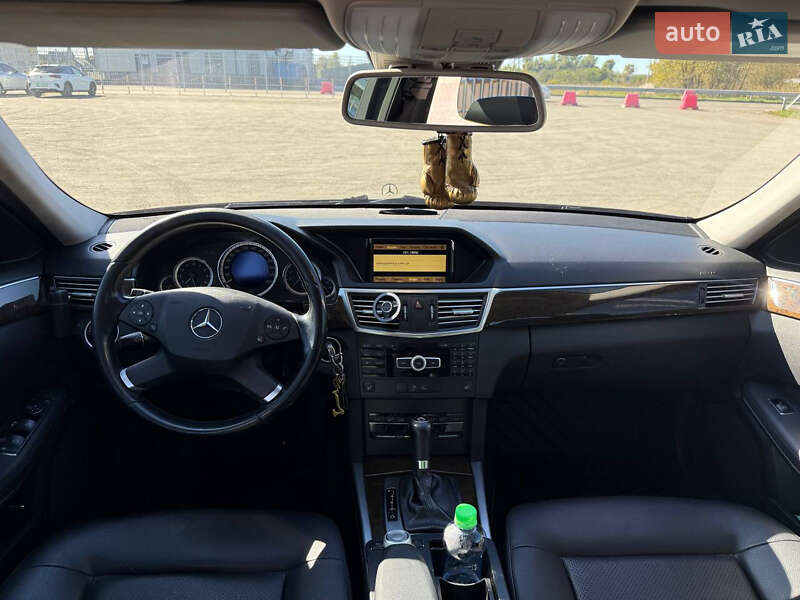 Седан Mercedes-Benz E-Class 2011 в Киеве
