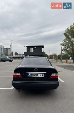 Седан Mercedes-Benz E-Class 1987 в 