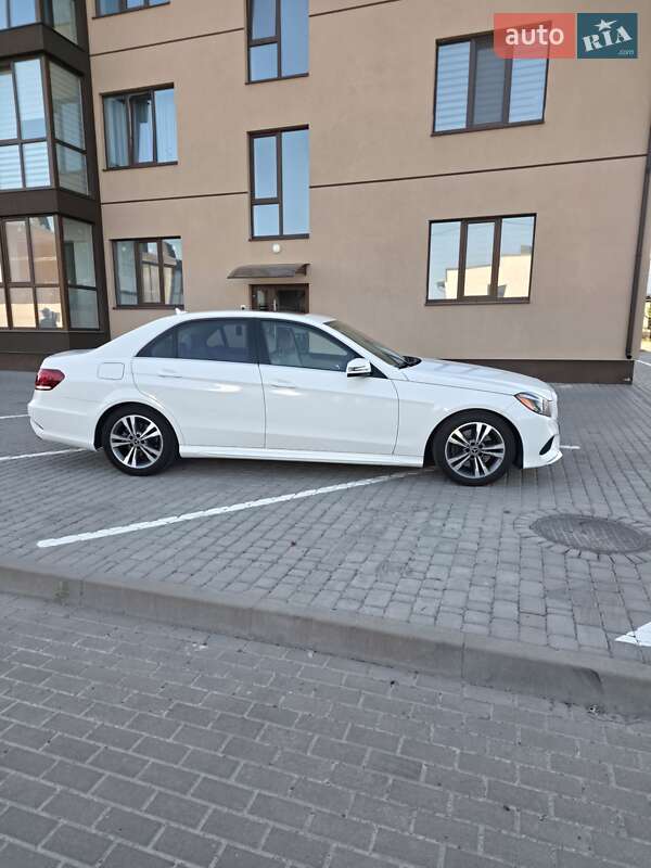Седан Mercedes-Benz E-Class 2015 в Рівному