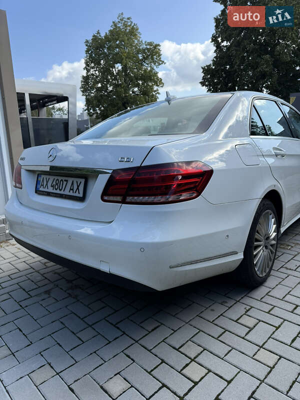 Седан Mercedes-Benz E-Class 2014 в Львове