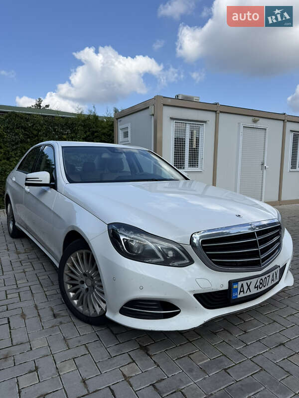 Седан Mercedes-Benz E-Class 2014 в Львове