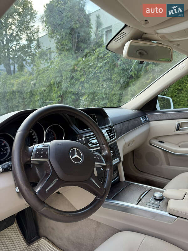 Седан Mercedes-Benz E-Class 2014 в Львове