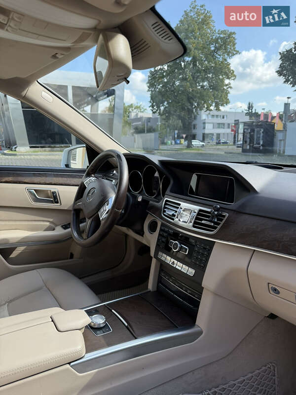 Седан Mercedes-Benz E-Class 2014 в Львове