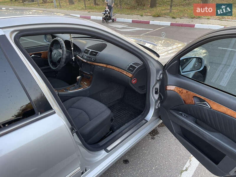 Седан Mercedes-Benz E-Class 2003 в Николаеве