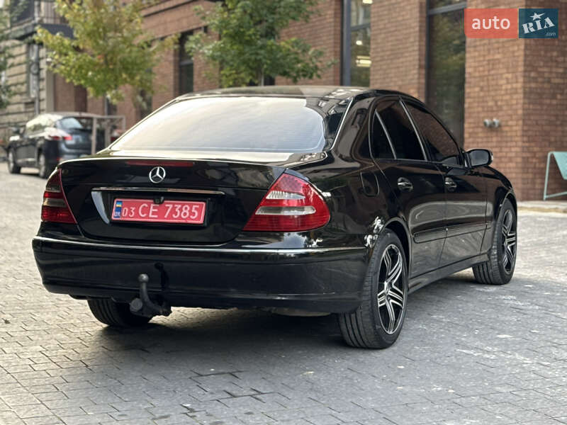 Седан Mercedes-Benz E-Class 2005 в Львове