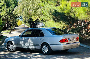 Седан Mercedes-Benz E-Class 1998 в 
