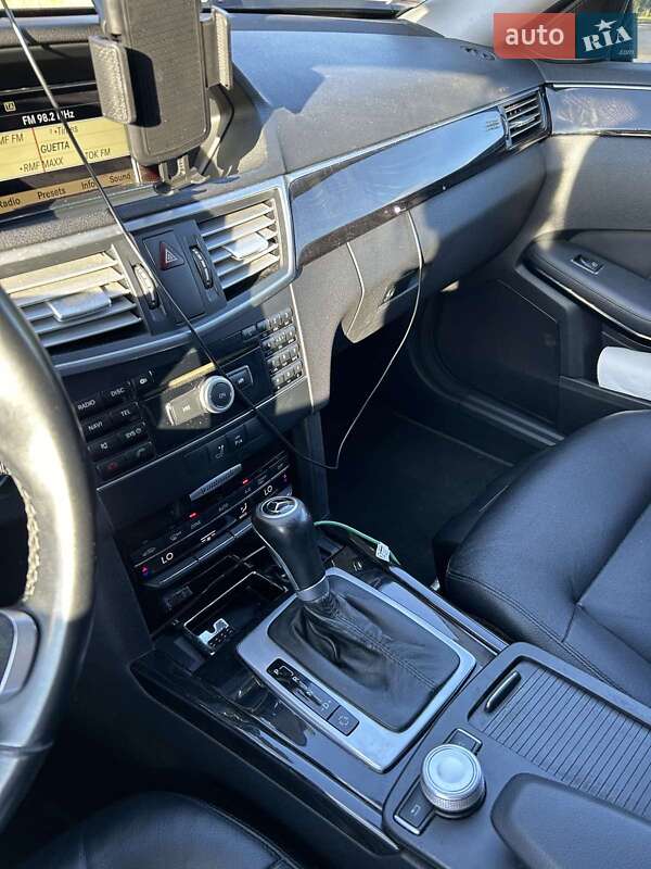 Седан Mercedes-Benz E-Class 2011 в Ровно
