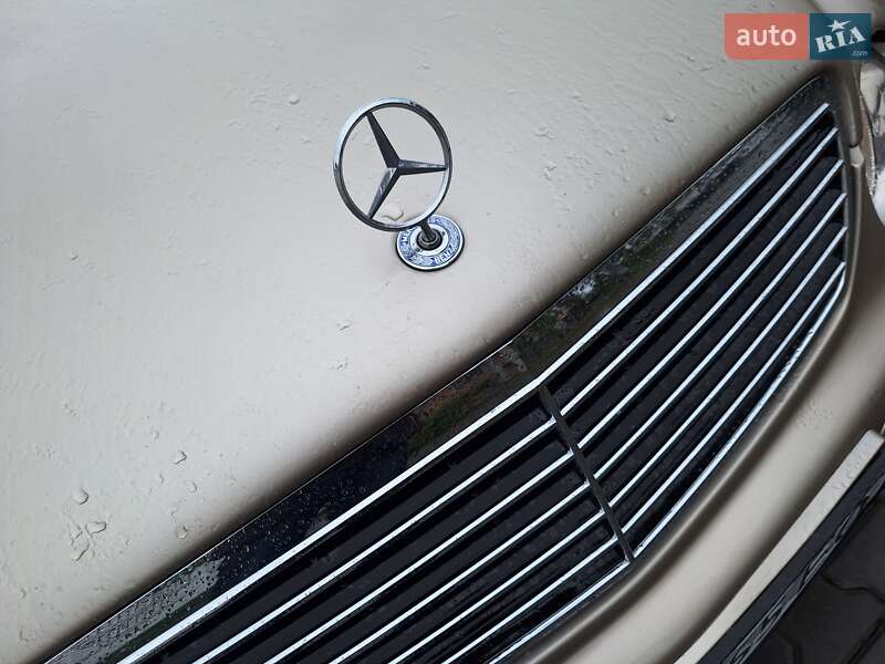 Седан Mercedes-Benz E-Class 2002 в Черновцах