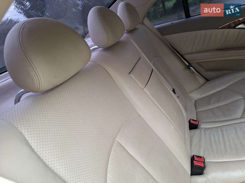 Седан Mercedes-Benz E-Class 2002 в Черновцах