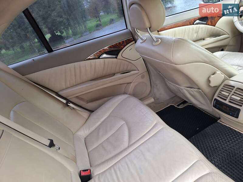 Седан Mercedes-Benz E-Class 2002 в Черновцах