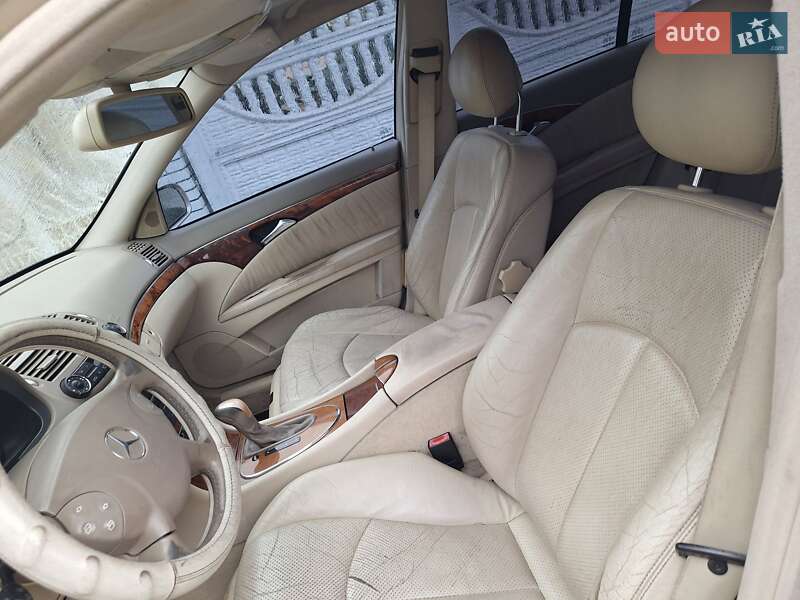 Седан Mercedes-Benz E-Class 2002 в Черновцах