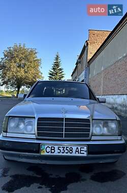 Седан Mercedes-Benz E-Class 1993 в Гребінці