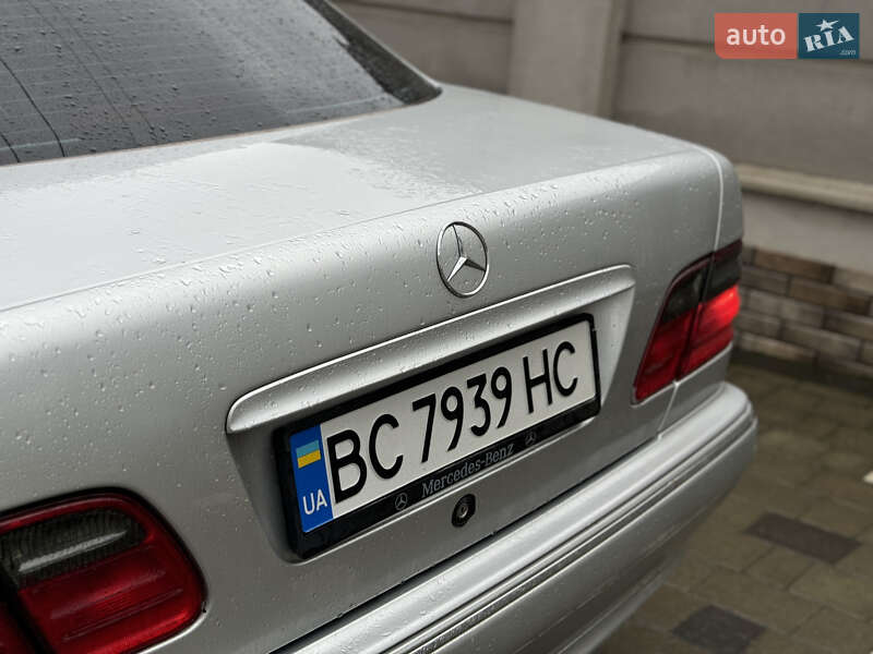 Седан Mercedes-Benz E-Class 2001 в Дрогобыче
