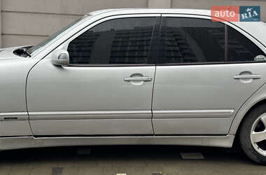 Седан Mercedes-Benz E-Class 2001 в 
