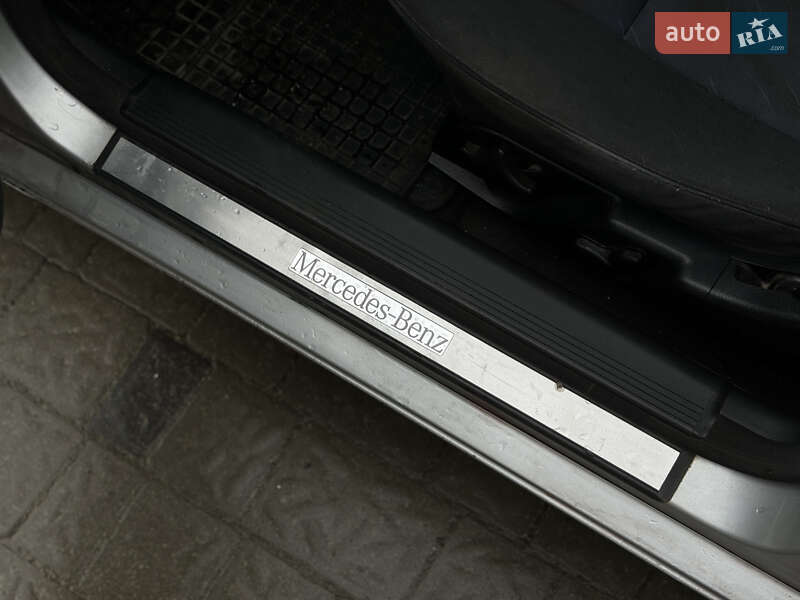 Седан Mercedes-Benz E-Class 2001 в Дрогобыче