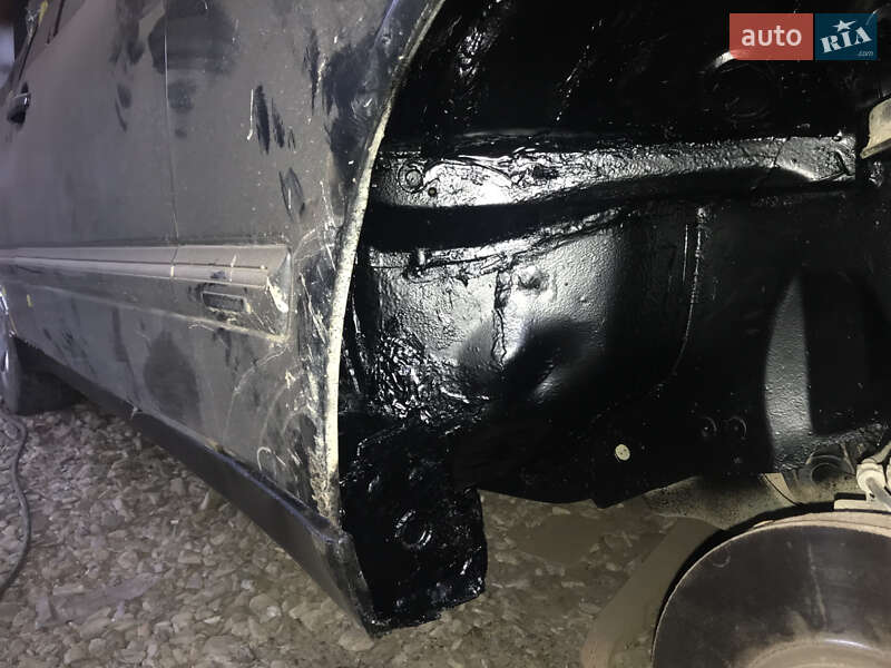 Седан Mercedes-Benz E-Class 2001 в Старом Самборе