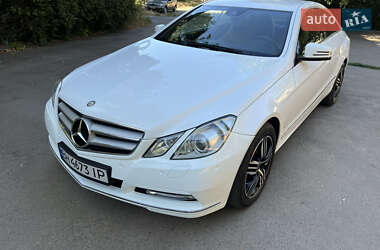 Купе Mercedes-Benz E-Class 2012 в 