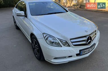 Купе Mercedes-Benz E-Class 2012 в 