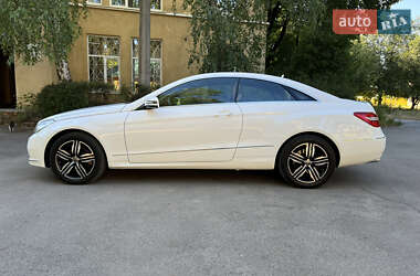 Купе Mercedes-Benz E-Class 2012 в 
