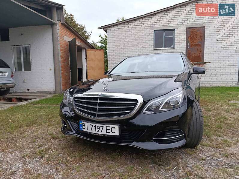 Седан Mercedes-Benz E-Class 2015 в 