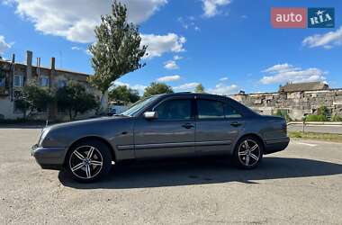 Седан Mercedes-Benz E-Class 1998 в Іванівці
