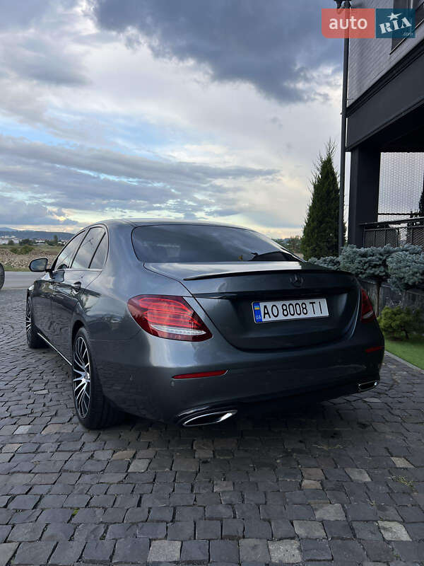 Седан Mercedes-Benz E-Class 2017 в Иршаве