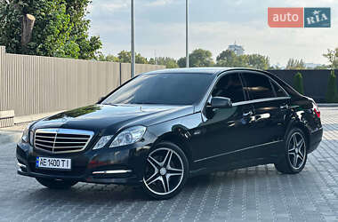 Седан Mercedes-Benz E-Class 2012 в Днепре