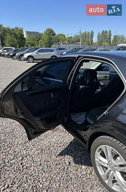 Седан Mercedes-Benz E-Class 2011 в 
