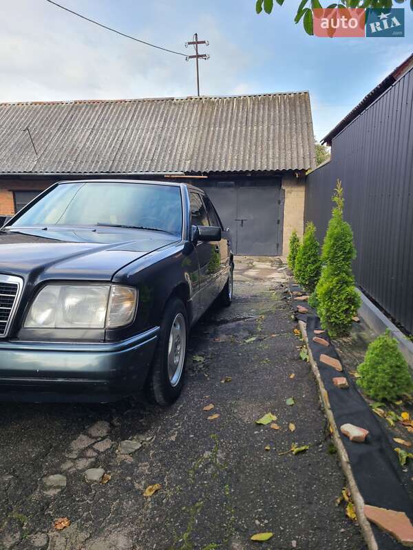 Седан Mercedes-Benz E-Class 1995 в Луцке