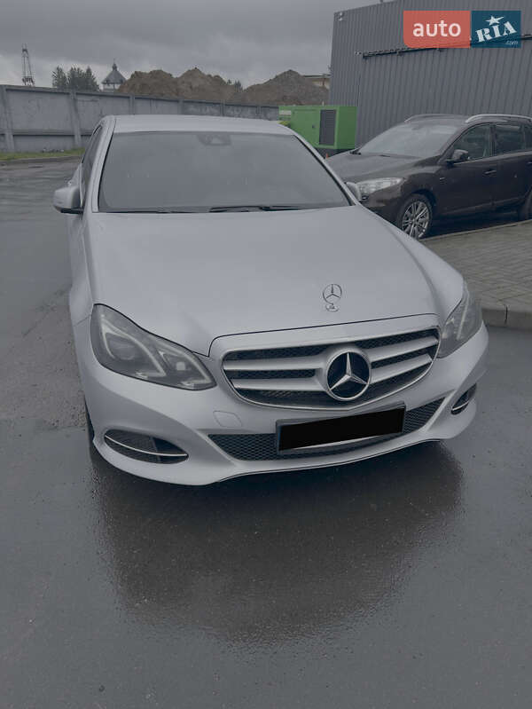 Седан Mercedes-Benz E-Class 2015 в 