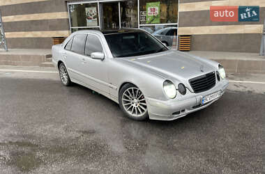 Седан Mercedes-Benz E-Class 2000 в Тернополе