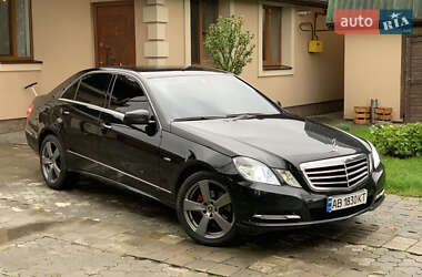 Седан Mercedes-Benz E-Class 2011 в Ивано-Франковске