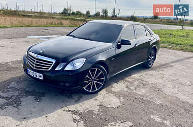 Седан Mercedes-Benz E-Class 2010 в Устилугу