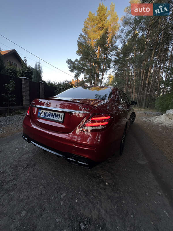 Седан Mercedes-Benz E-Class 2017 в Києві