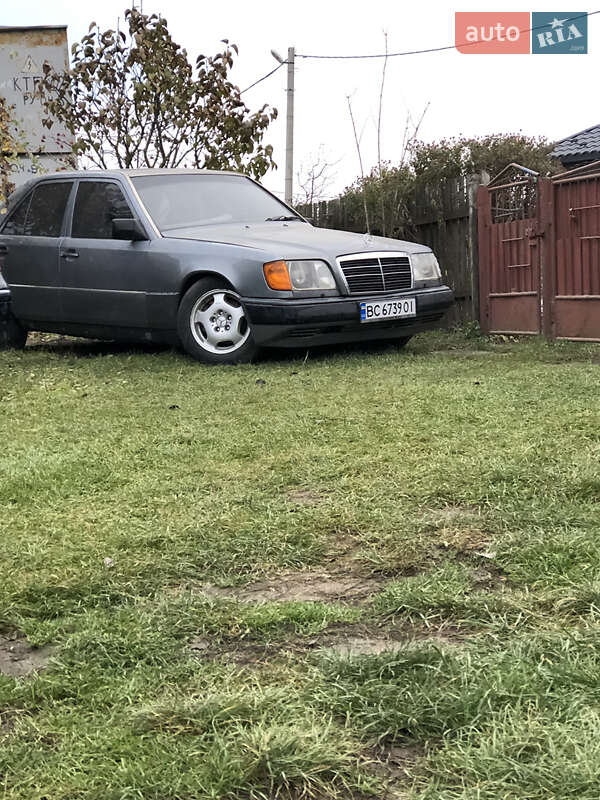Mercedes-Benz E-Class 1988